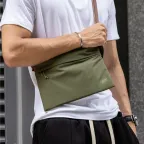 Geanta de umar CabinZero Classic Sacoche Verde | winteroutlet.ro